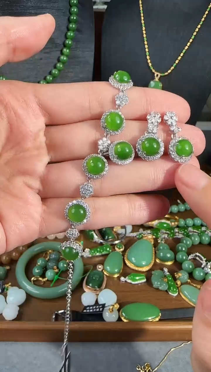 吊坠(不含链)银S925镶嵌和田玉一套 