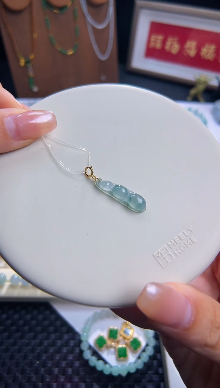 吊坠(不含链)18K金镶嵌翡翠高冰飘花小福豆小提溜！