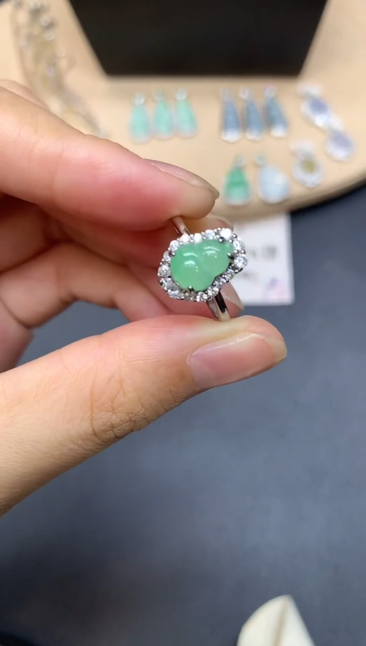 【闪购商品】翡翠戒指银S925镶嵌葫芦【无服务费】