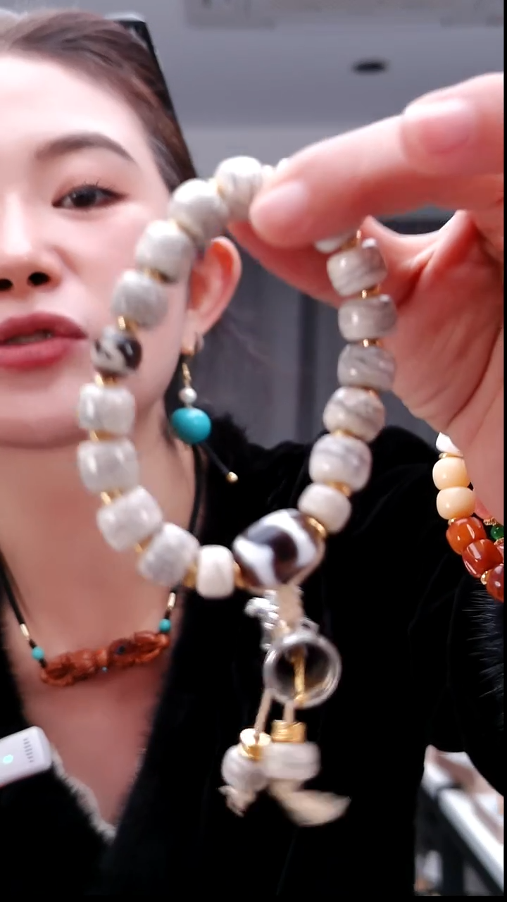 香榧木0756灰色手串