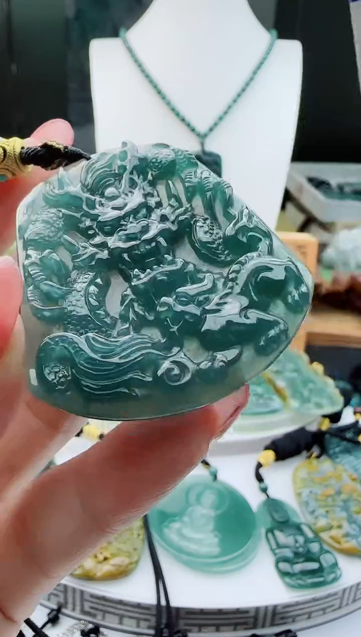 【闪购商品】翡翠颈饰未镶嵌多样性随机一件发货