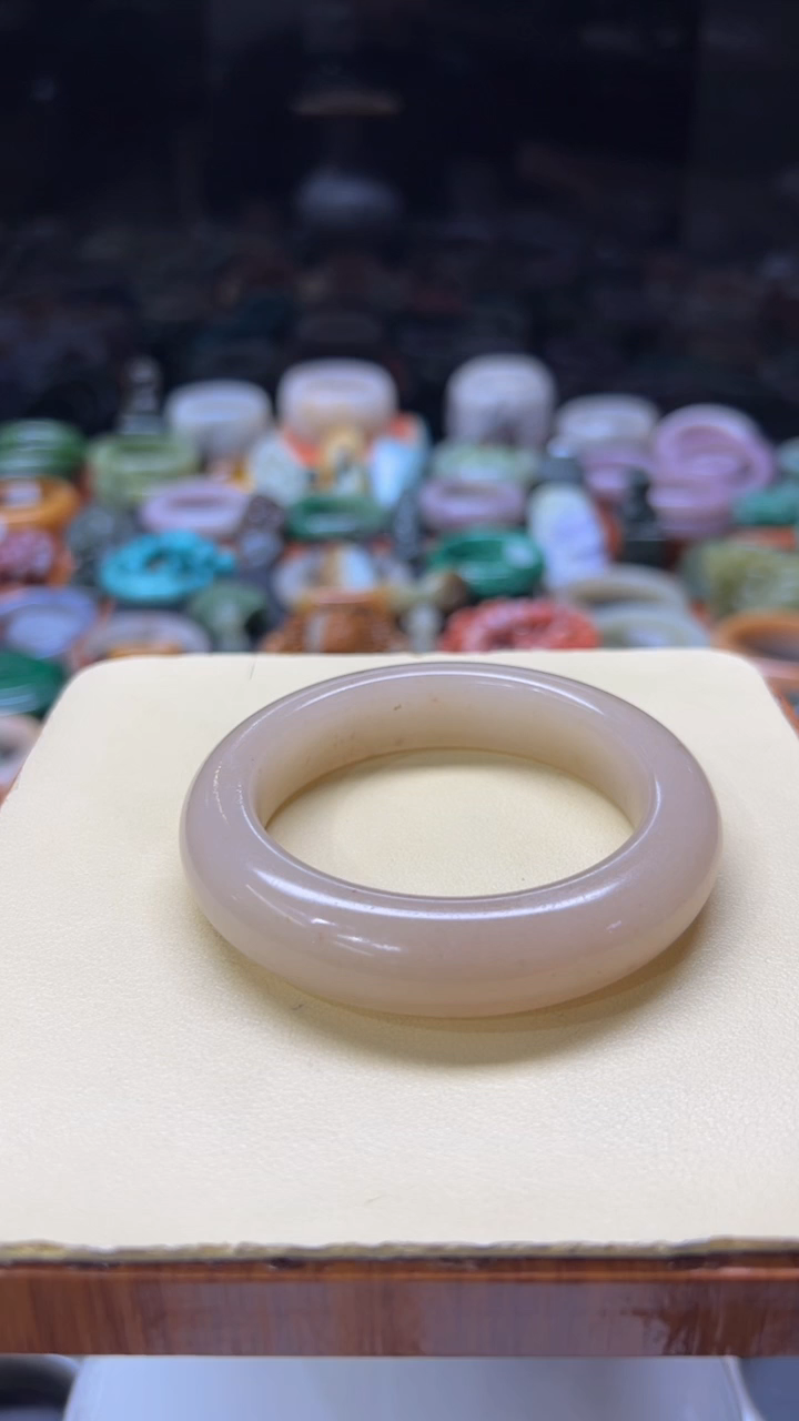 【闪购商品】石英质玉手镯未镶嵌074