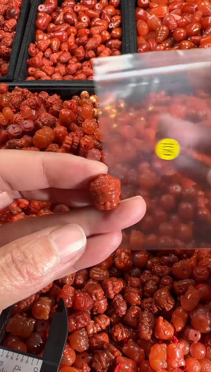 【闪购商品】南红玛瑙颈饰未镶嵌1