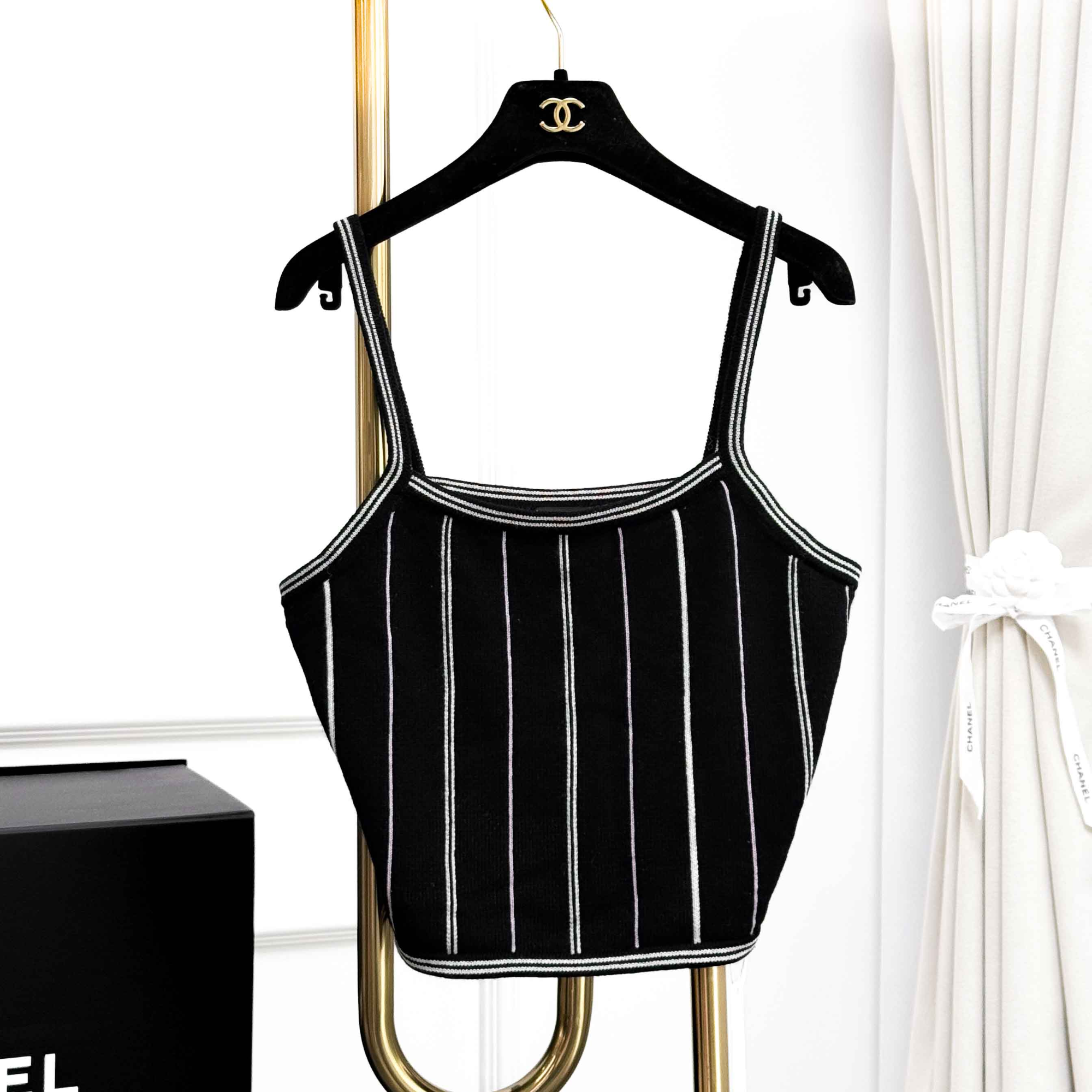 99新 Chanel/香奈儿 38码23P黑色竖条纹针织吊带上衣 