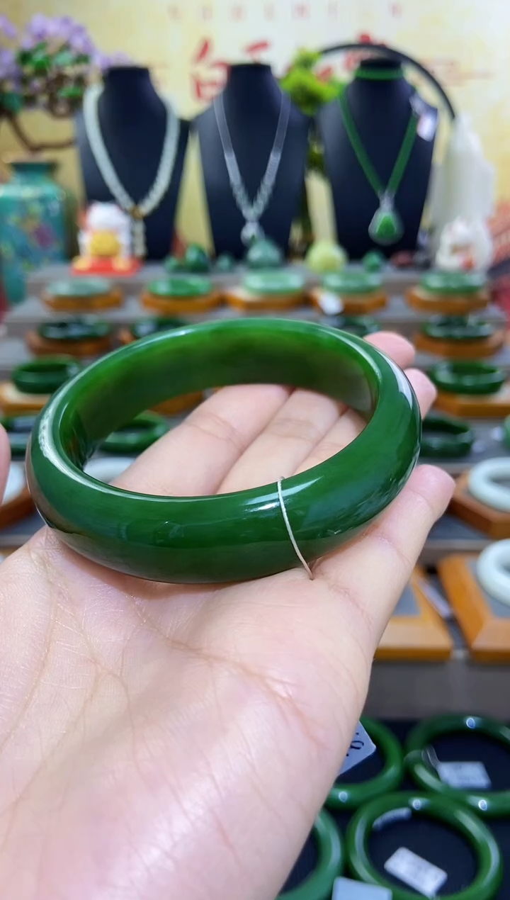 【闪购商品】和田玉手镯未镶嵌俄罗斯老坑碧玉手镯