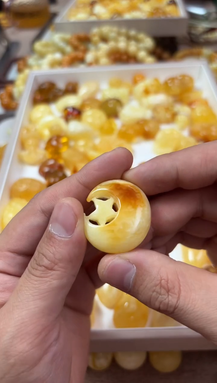 【闪购商品】蜜蜡裸石未镶嵌星月