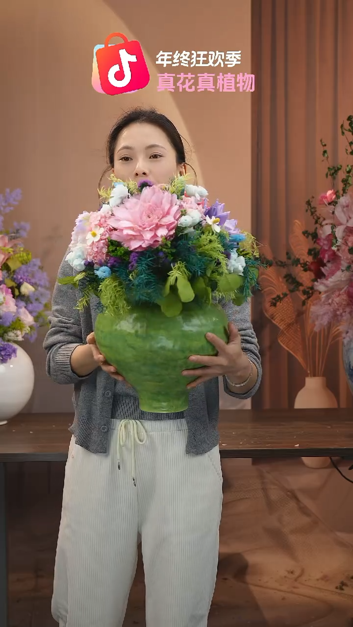 藤：            花+花瓶