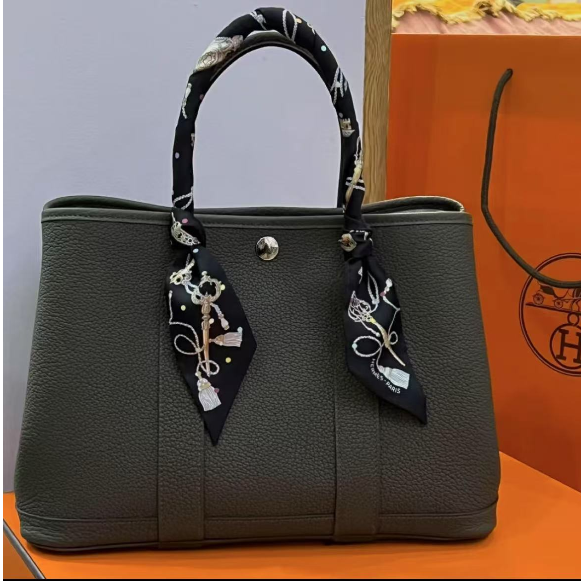 99新 Hermes/爱马仕  花园30 灰绿 银扣 N皮 Z刻/托特包