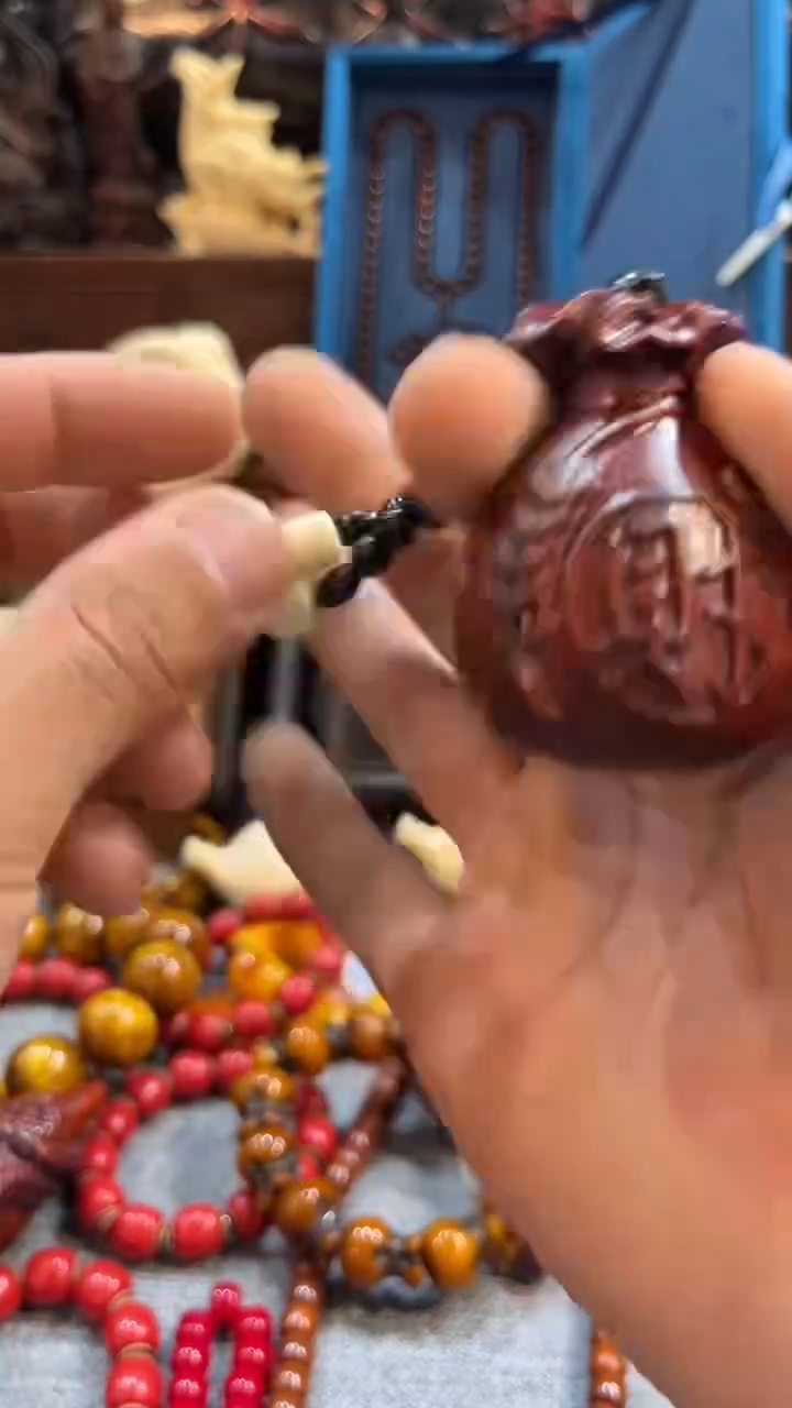 檀香紫檀（小叶紫檀）福袋手把件