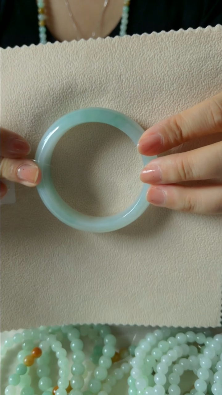 翡翠手镯未镶嵌天然缅甸a货果阳绿56.9圈