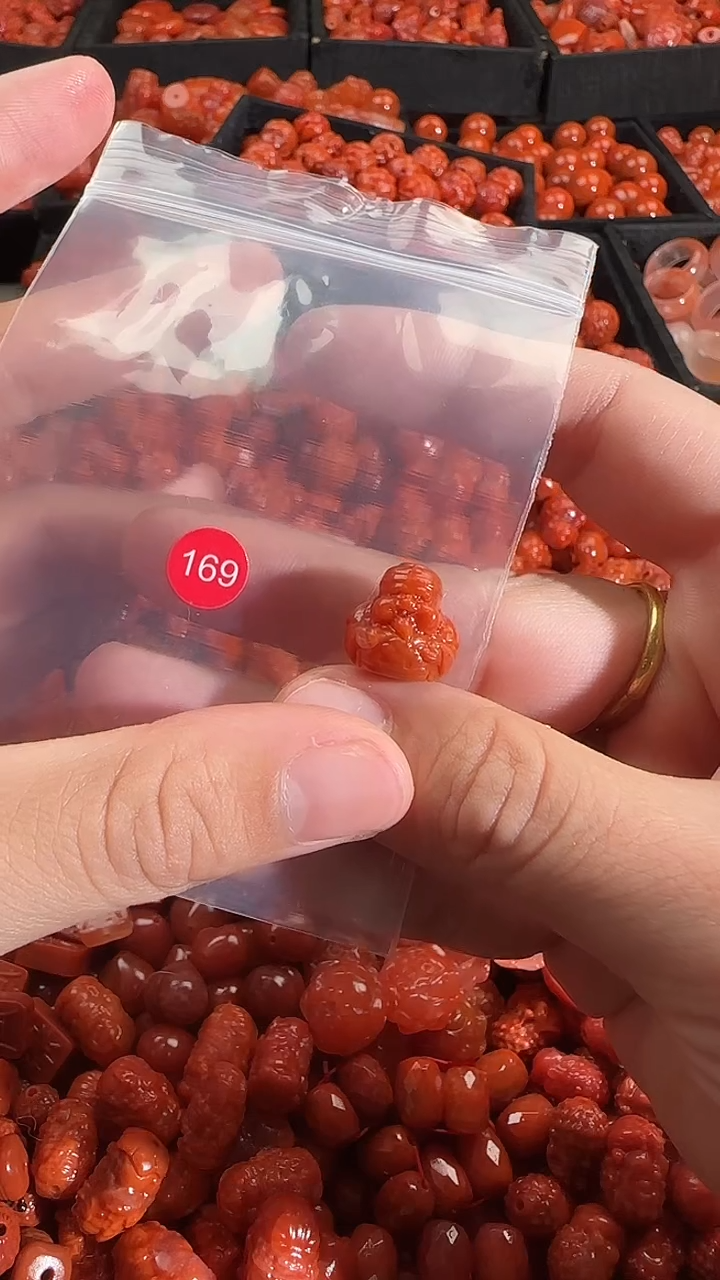 颈饰未镶嵌南红玛瑙1