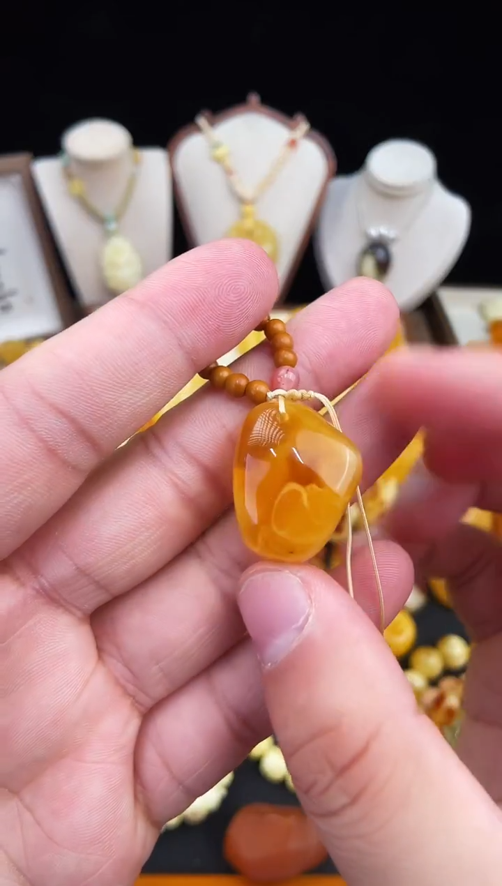 琥珀未镶嵌珠宝奇石柒月