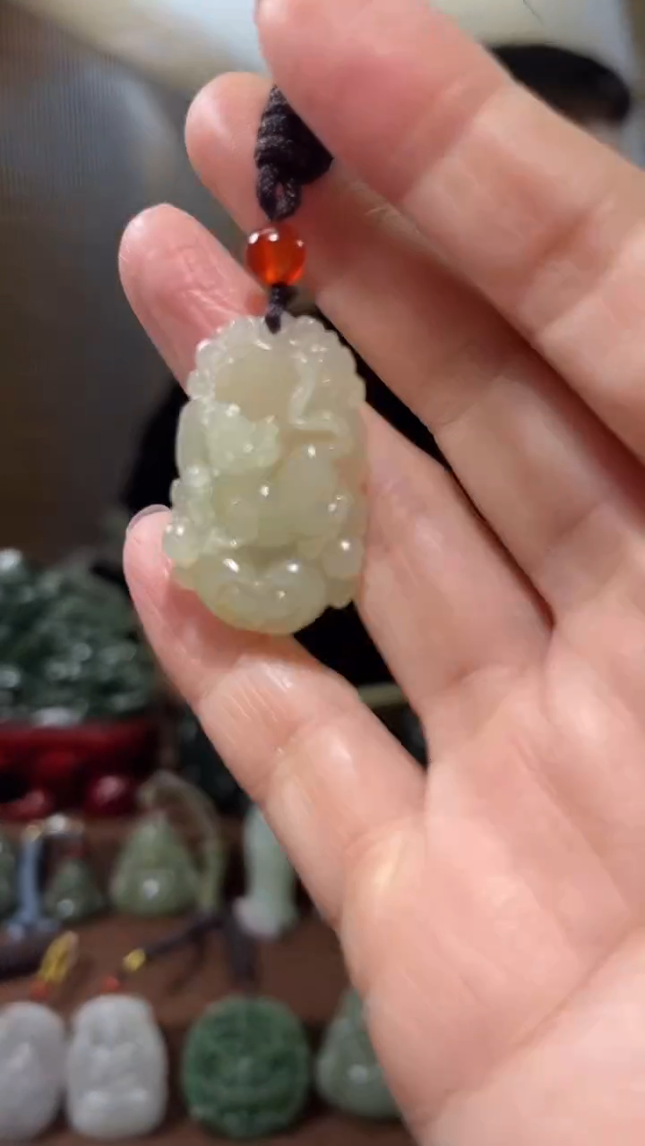 颈饰未镶嵌和田玉`