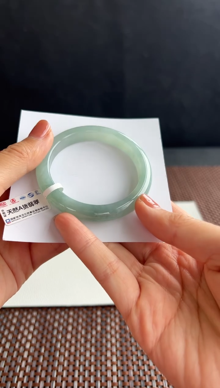 翡翠手镯未镶嵌12号52*8.6*7.5