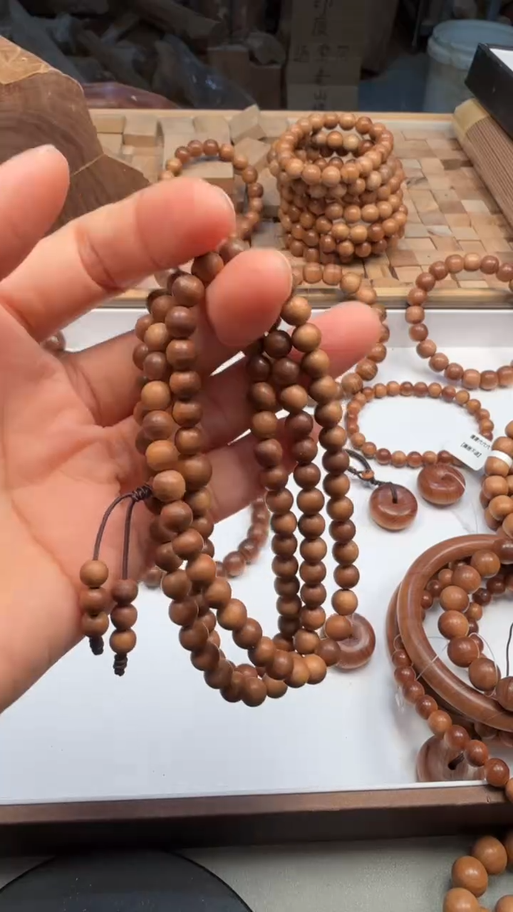 檀香木其他浙****行四剖料0.6/108颗黑肉虎皮纹