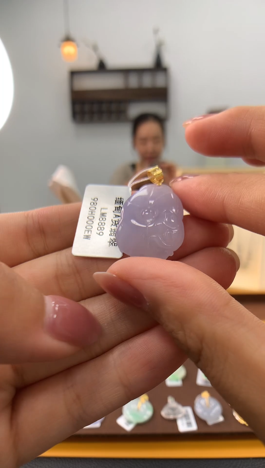 颈饰18K金镶嵌翡翠莲花