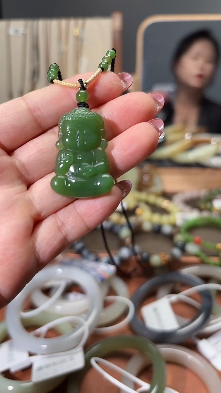 和田玉（碧玉）未镶嵌颈饰1