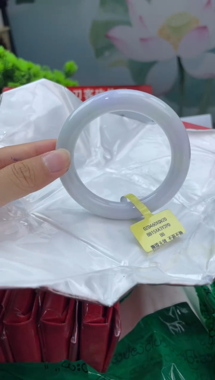 翡翠手镯未镶嵌8翡翠手镯