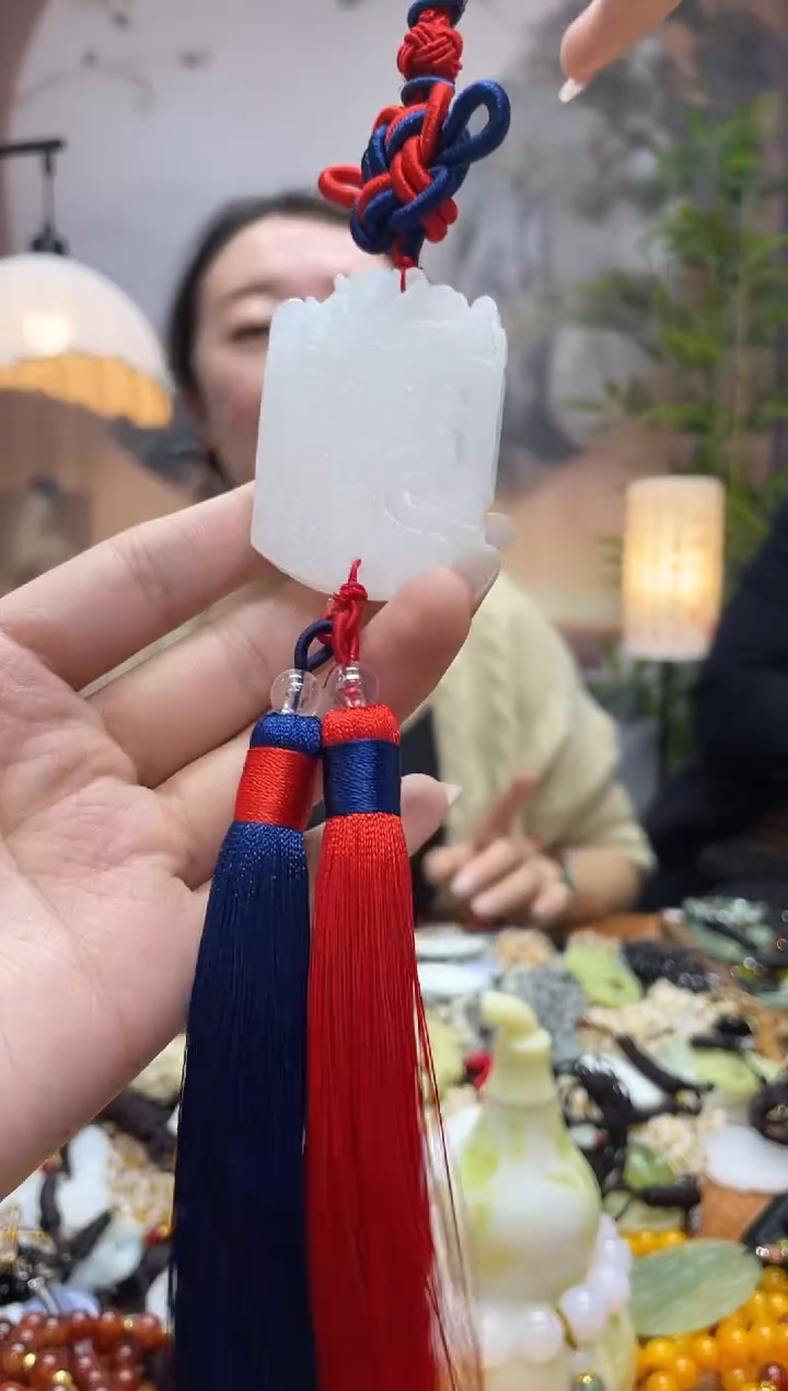 未镶嵌岫玉吊坠·