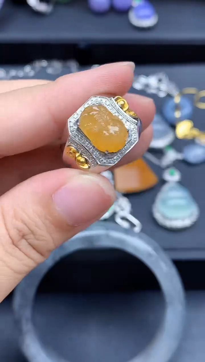18K金镶嵌戒指翡翠556-春日珠宝