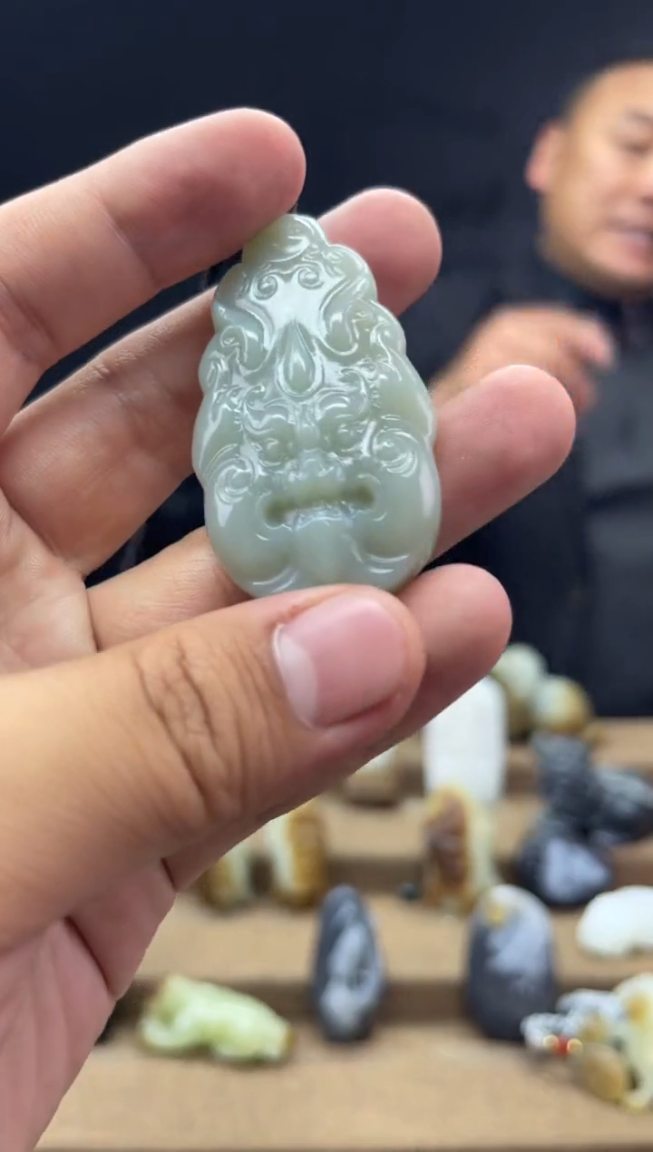 颈饰未镶嵌和田玉1