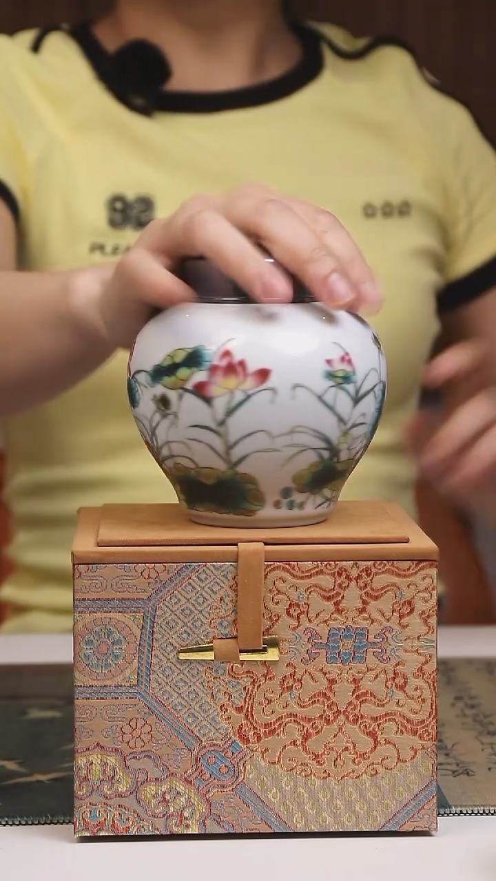 景德镇高温瓷珐琅彩茶叶罐