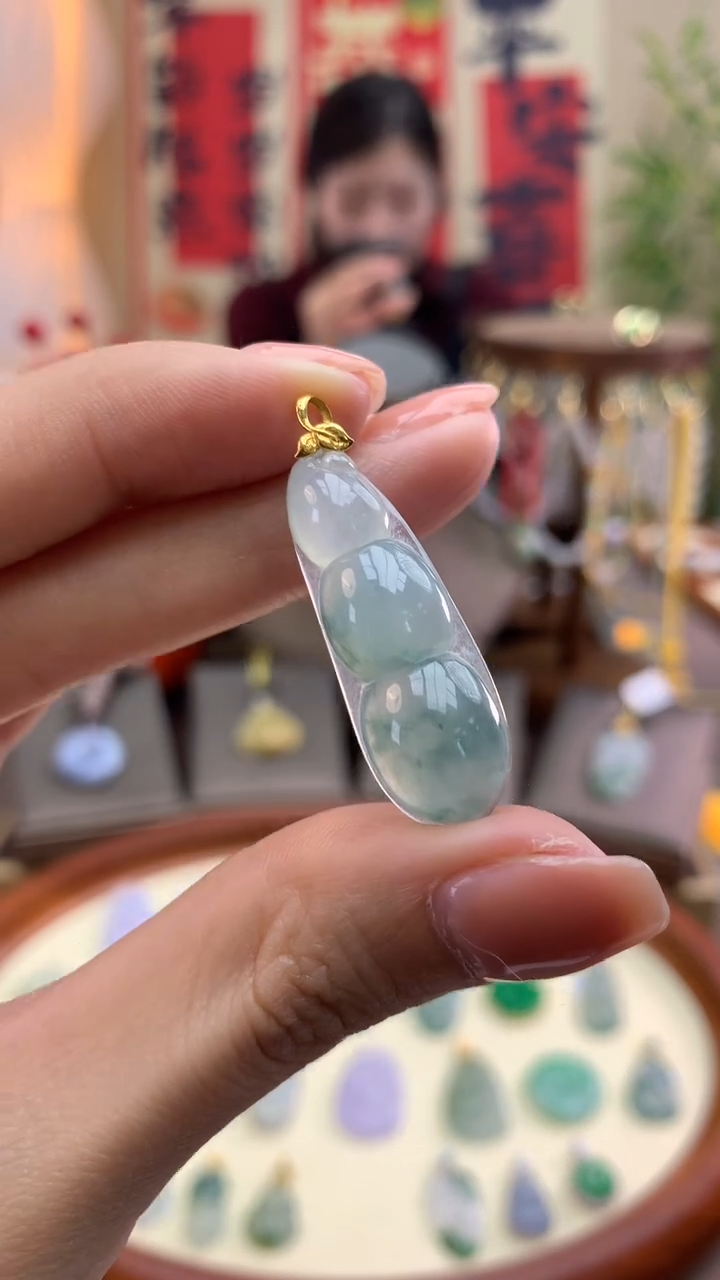 【闪购商品】翡翠颈饰18K金镶嵌豆子