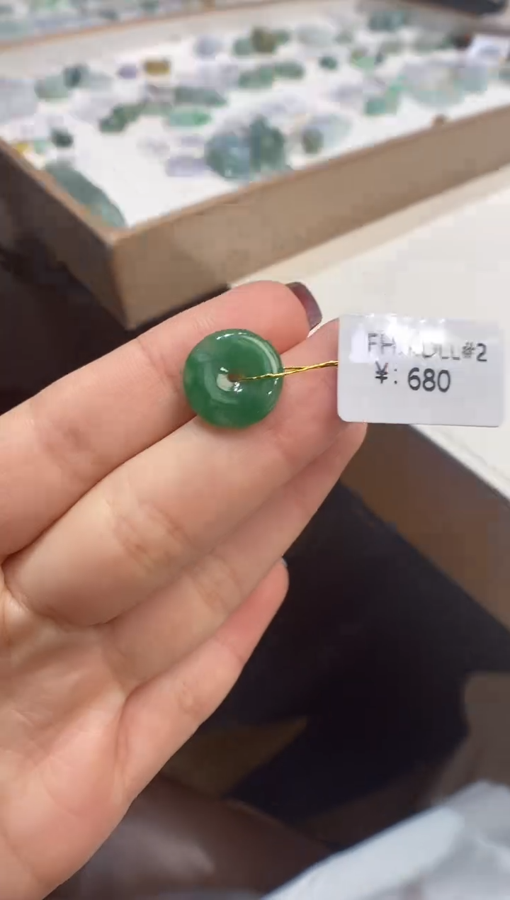 【闪购商品】翡翠颈饰未镶嵌平安扣