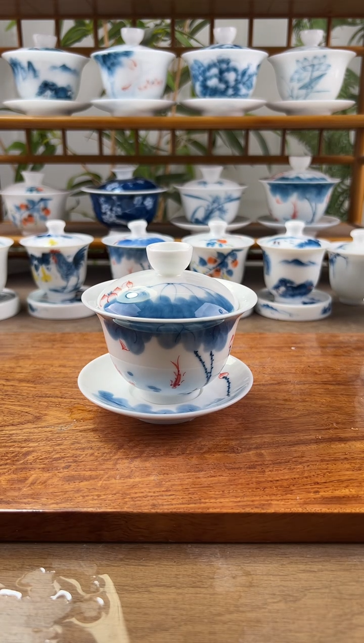 微瑕线条莲150ml三才盖碗