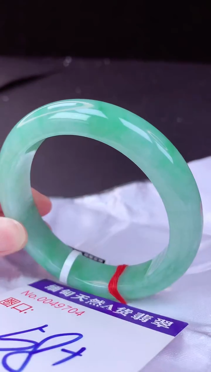 翡翠手镯未镶嵌58+             