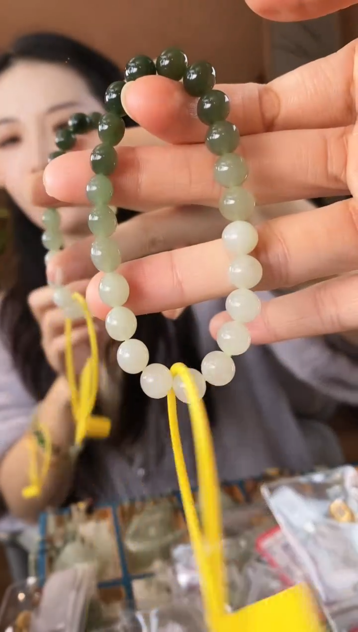 颈饰未镶嵌和田玉8MM渐变和田玉手链
