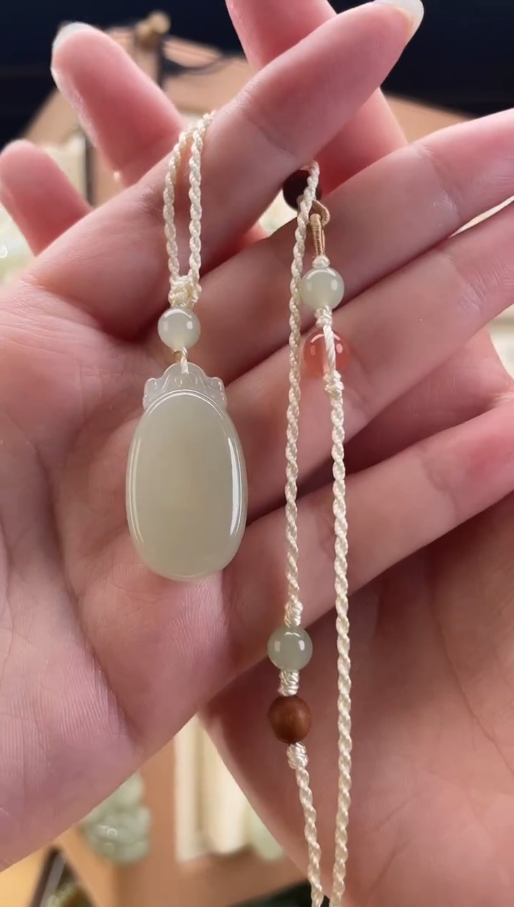 【闪购商品】和田玉颈饰未镶嵌平安无事牌