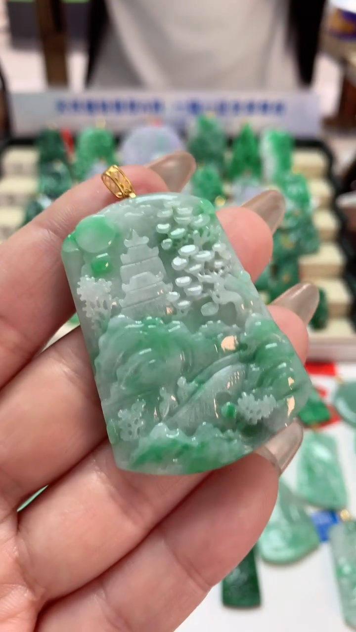 【闪购商品】翡翠吊坠(不含链)18K金镶嵌挂件