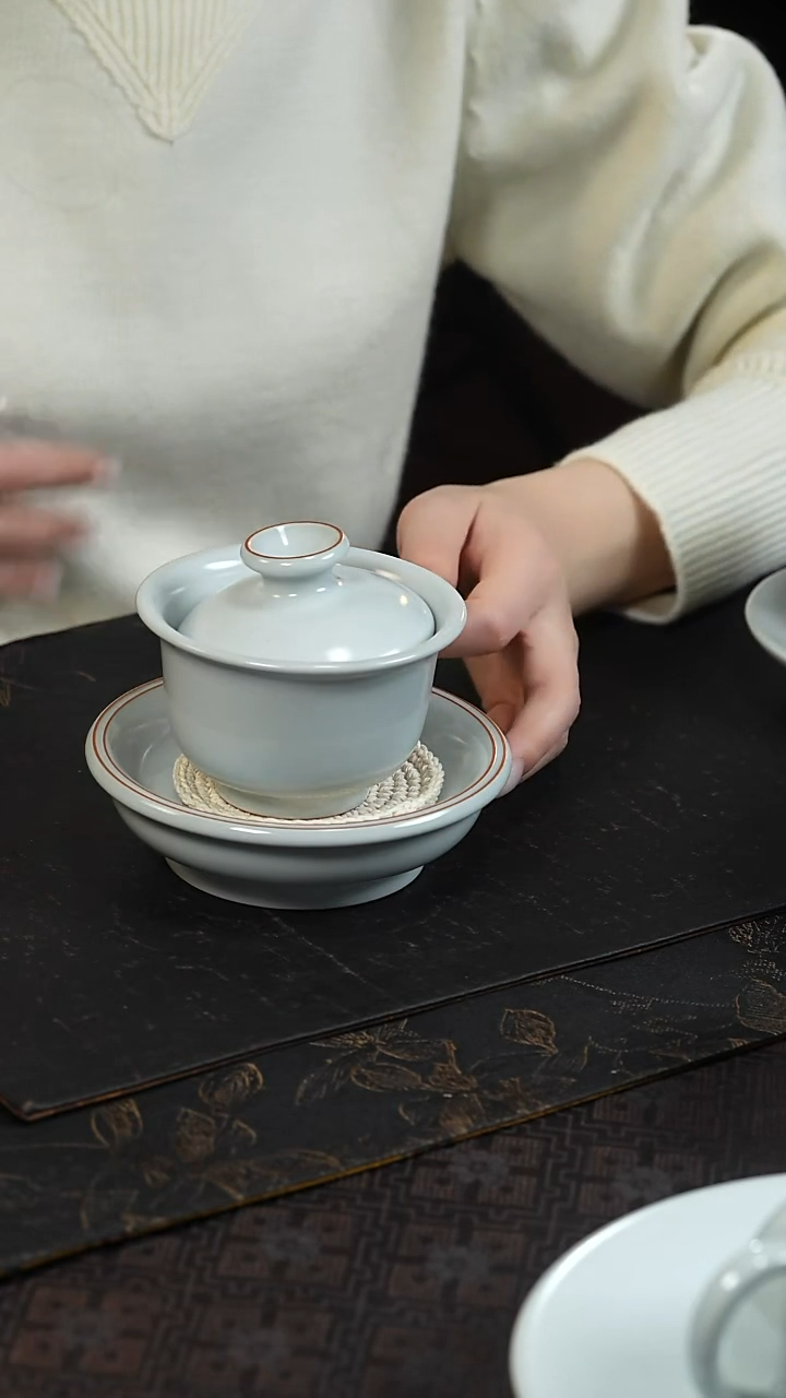 瓷m****a金有光 君则 元宝盖碗