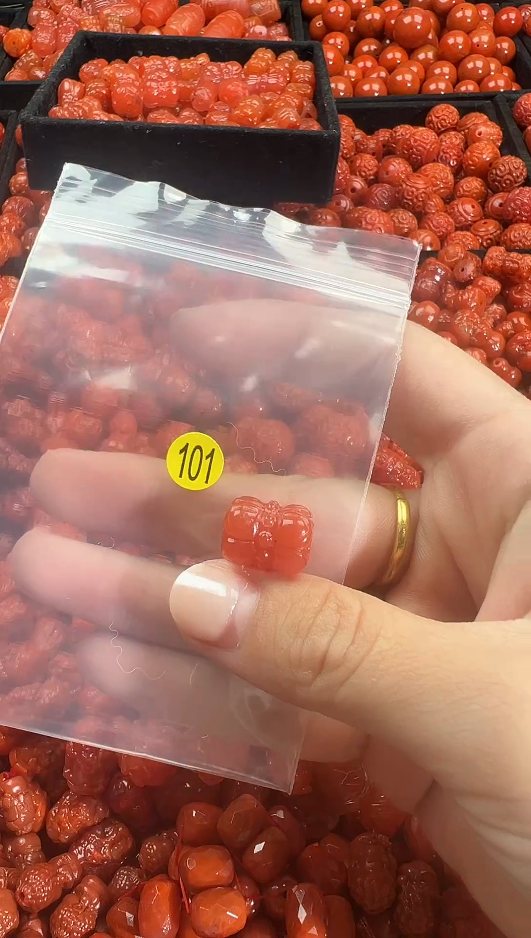 颈饰未镶嵌南红玛瑙1