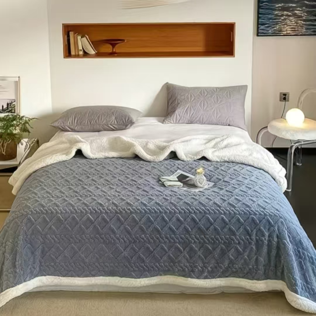 蓝色塔芙蓉毛毯被2*2.2