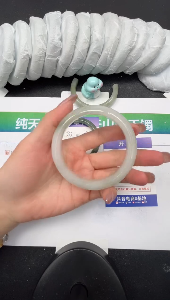 【闪购商品】石英质玉手镯未镶嵌386-60.3