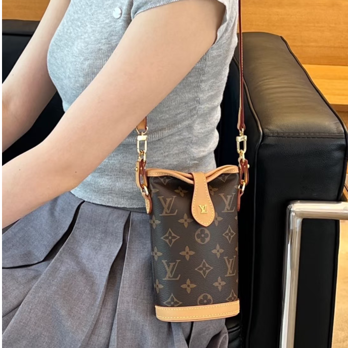 95新 LouisVuitton/路易威登 老花mini薯条斜跨包97新bwz13014