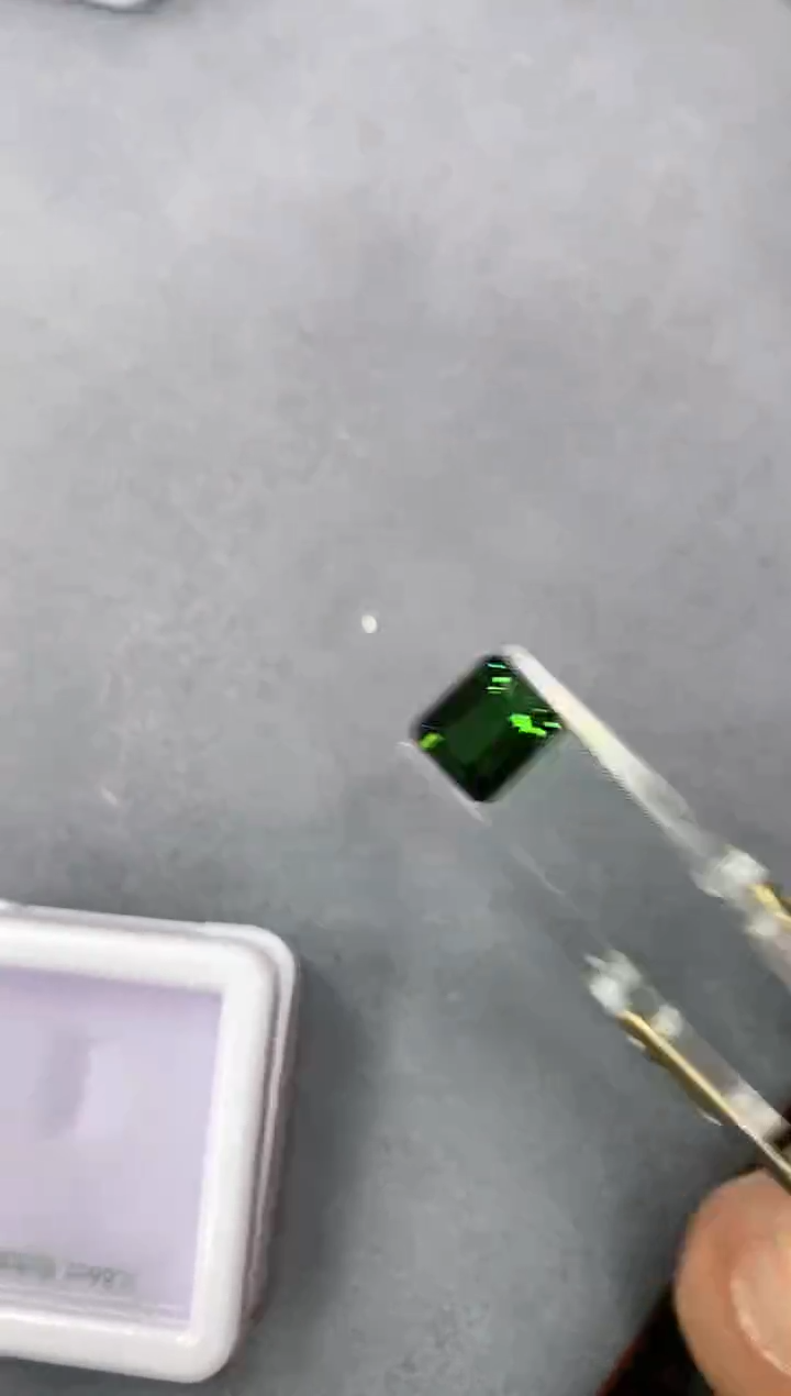 【闪购商品】碧玺裸石未镶嵌2.86ct 51