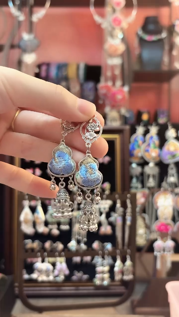 织绣云织谣民族风精美饰品   86