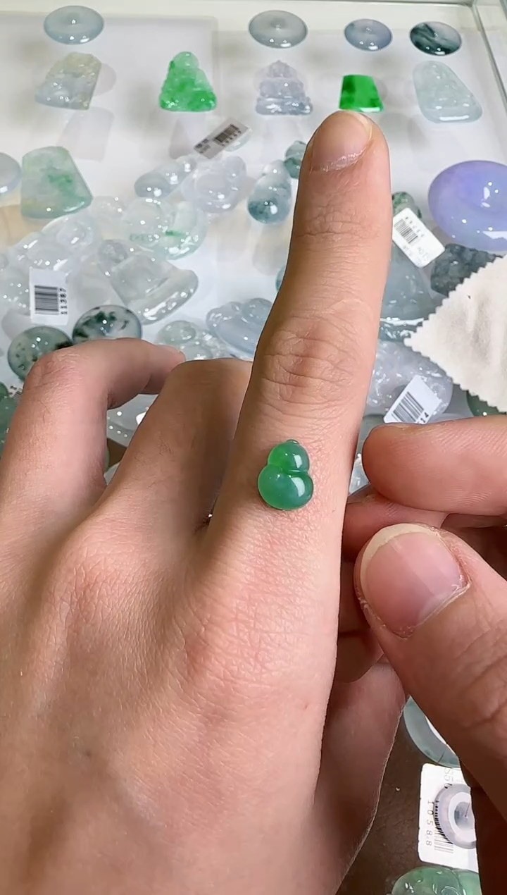 【闪购商品】翡翠吊坠(不含链)未镶嵌··