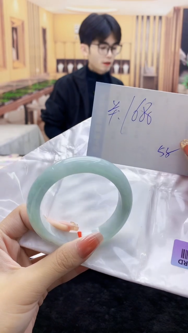 【闪购商品】翡翠手镯未镶嵌   H46-56