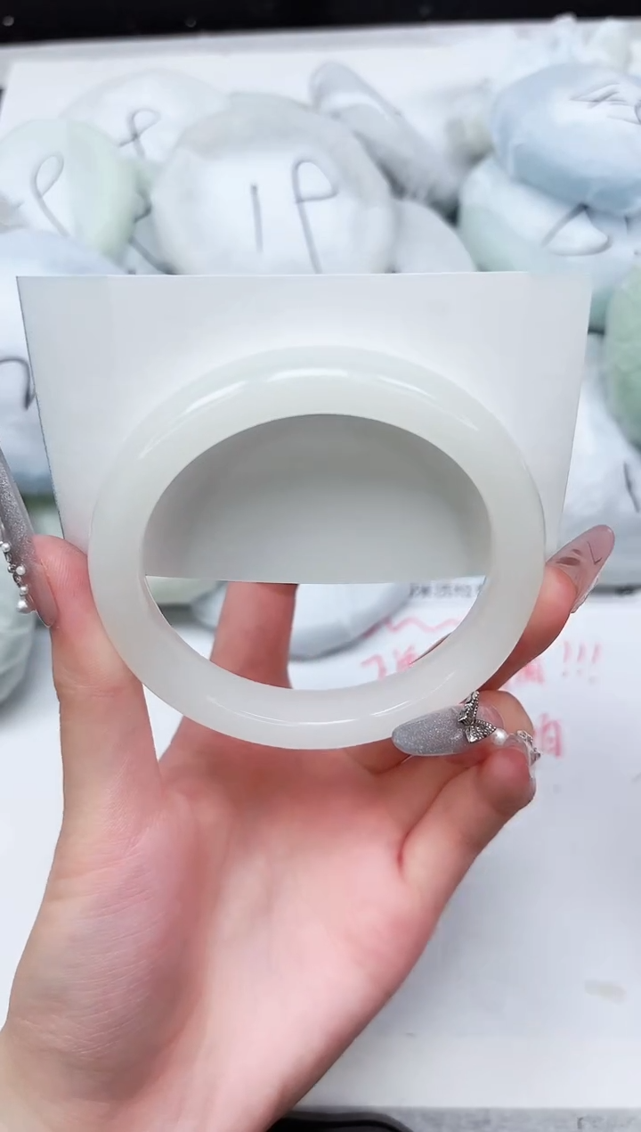 石英质玉手镯未镶嵌183-61