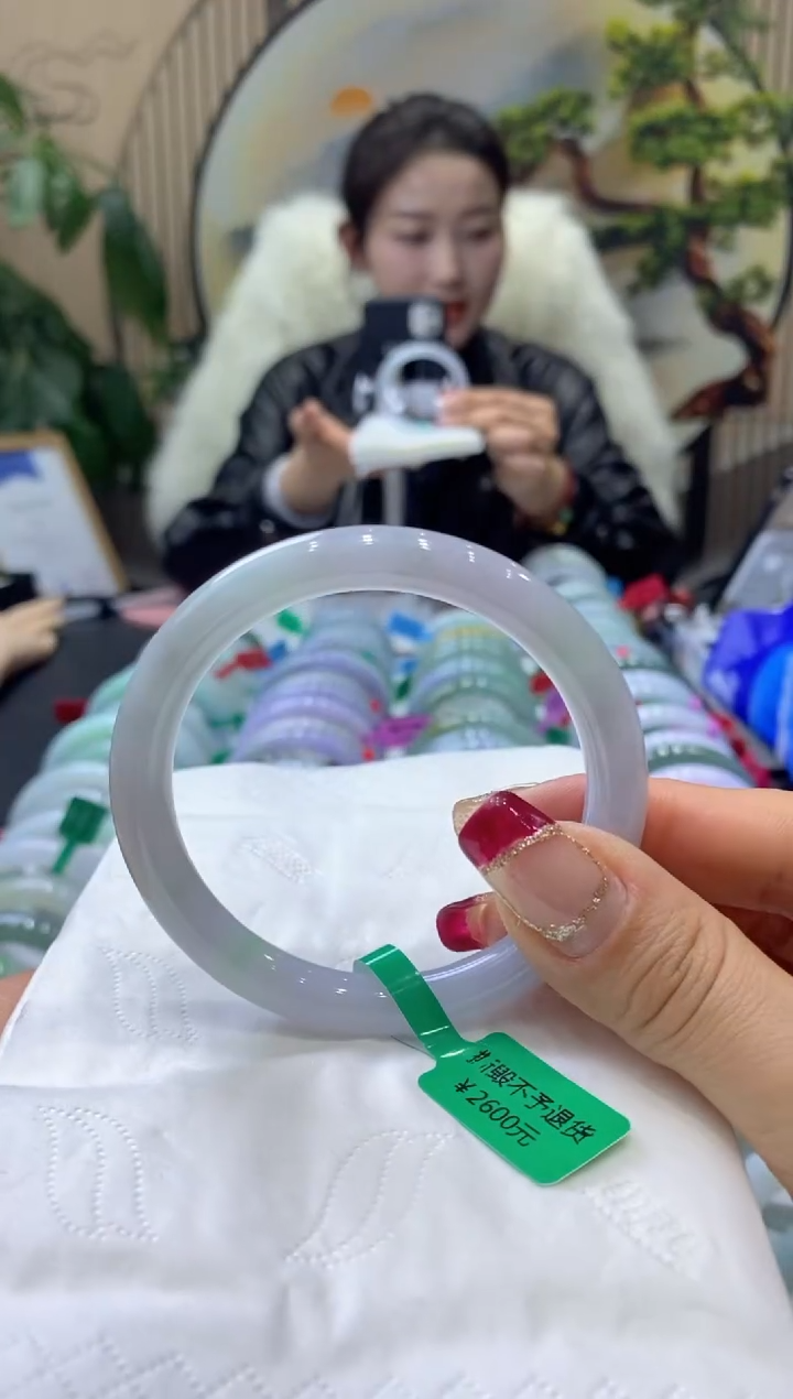 【闪购商品】翡翠手镯未镶嵌99913878