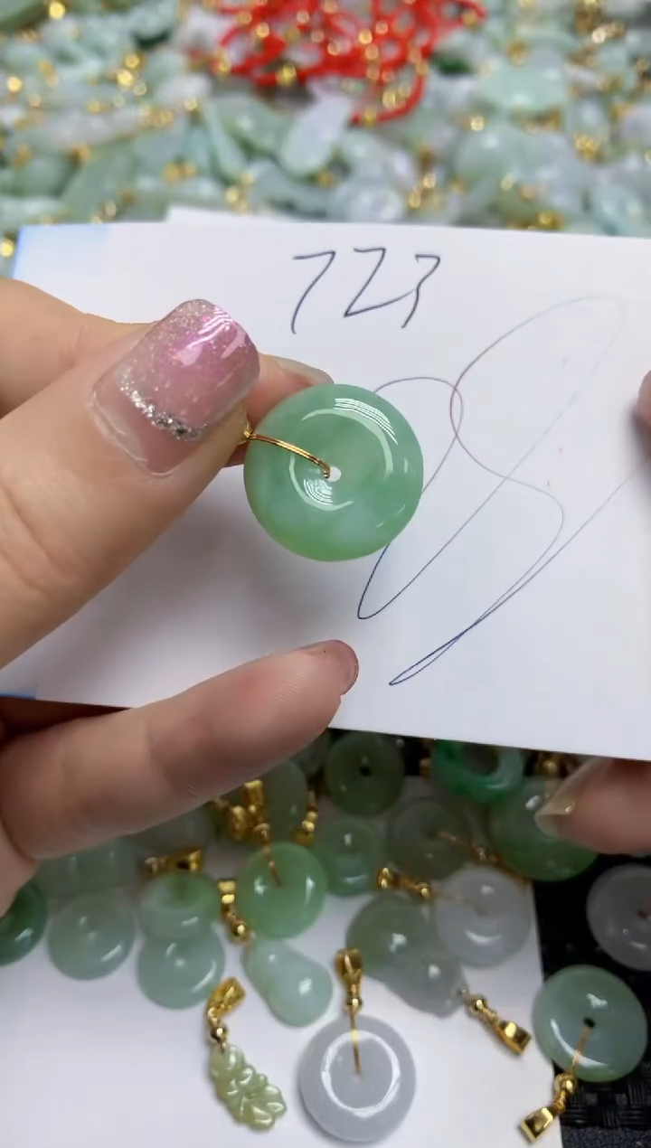 【闪购商品】翡翠颈饰合金天然翡翠A货