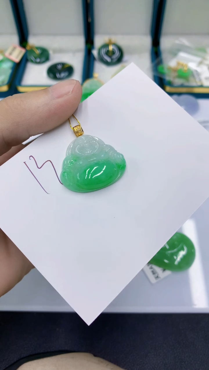 颈饰18K金镶嵌翡翠翡翠