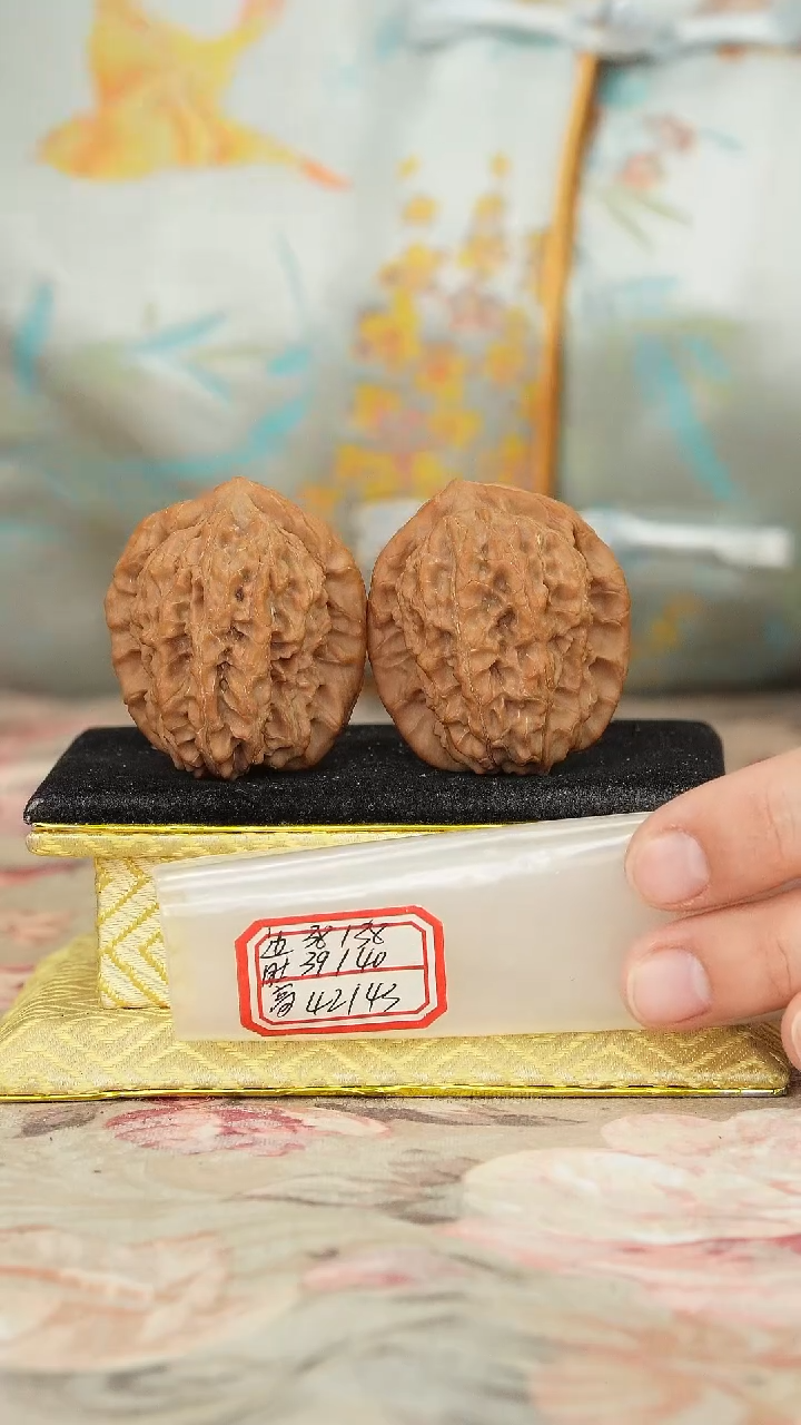 【闪购商品】文玩核桃把件非嫁接马老四