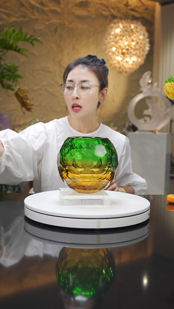 瓷片福利琥珀绿切面果碗带底座