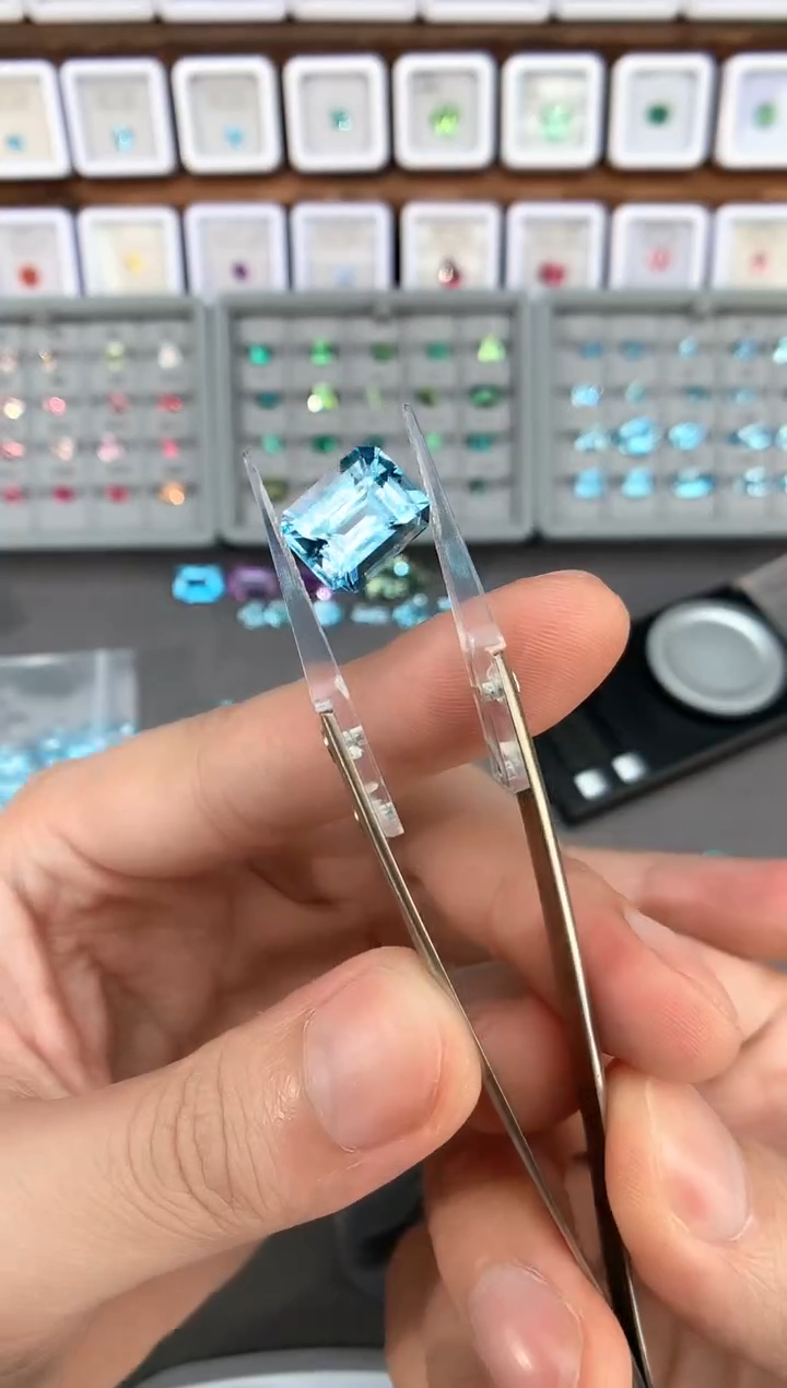 【闪购商品】定制托帕石裸石未镶嵌8.12ct