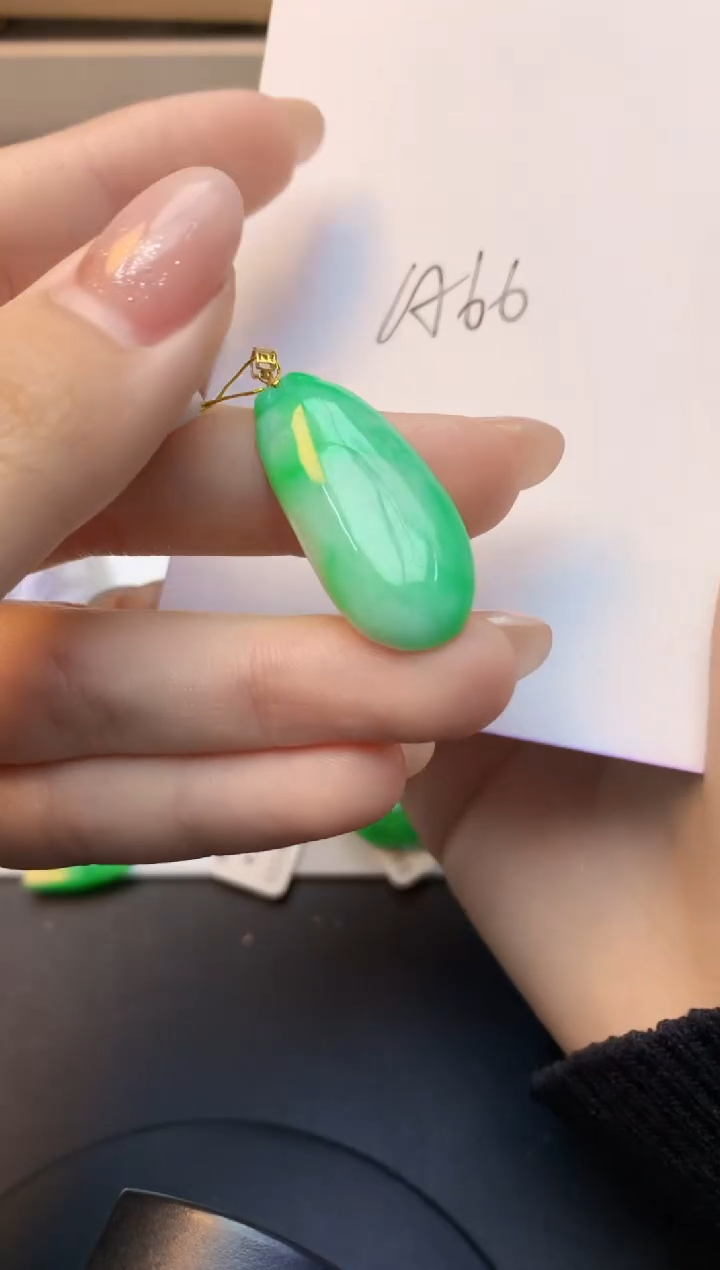 颈饰18K金镶嵌翡翠天然A货缅甸翡翠百元以上9元证书费自理